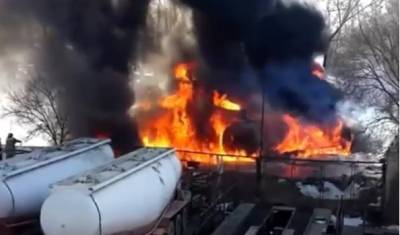 Цистерна с горючим загорелась на АЗС в Новой Москве