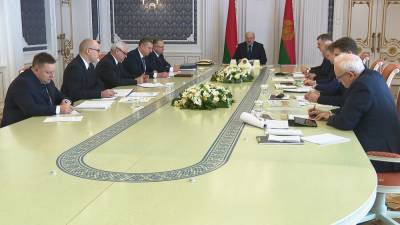 Александр Лукашенко потребовал бизнес-план развития мотовелозавода