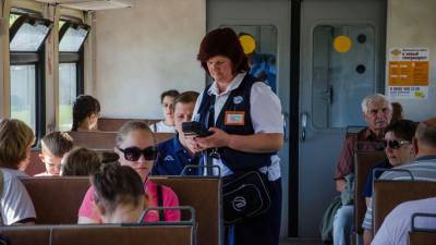 Закон о запрете высаживать из транспорта детей-безбилетников принят Госдумой