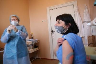 Педагог из ЛНР поделилась мнением о вакцинации от COVID-19