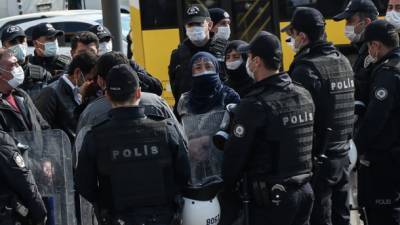 В Турции задержали 718 человек по подозрению в связях с курдскими повстанцами