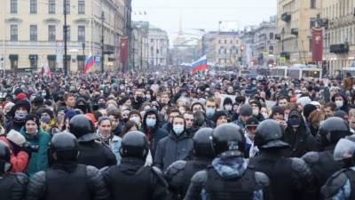 Участие в протесте стоило 180 000: в России оштрафовали пенсионера