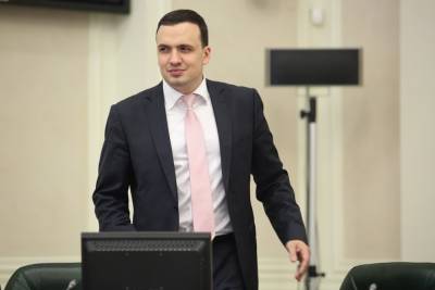 Свердловский депутат Госдумы раскритиковал закон о запрете высаживать детей без билета