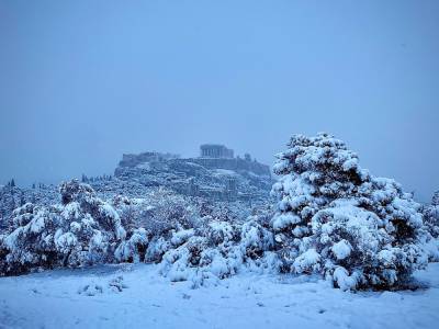 Снег парализовал Афины: фото и видео непогоды в Греции