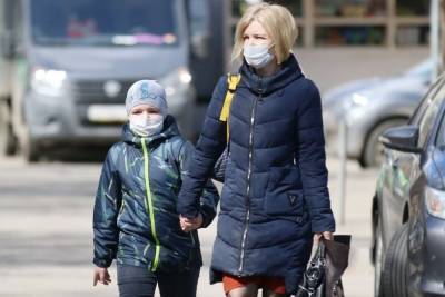 Онищенко заявил, что детей не нужно прививать от коронавируса