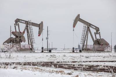 Цены на нефть достигли новых максимумов на фоне похолодания в Техасе