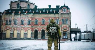 В оккупированном Дебальцево поставили "памятник" боевикам с фотографией украинского солдата