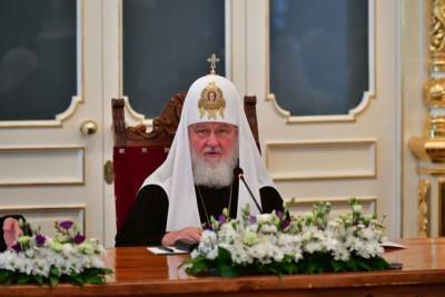 Президент Сербии наградил патриарха Кирилла орденом