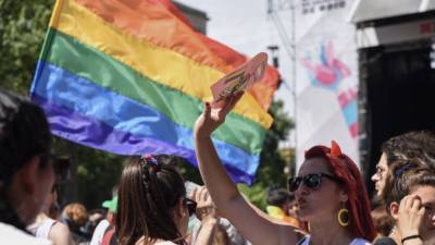 Гости программы "Время покажет" осудили пропаганду ЛГБТ в детских мультиках