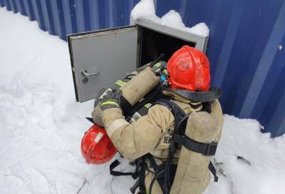 Пожарные Приозерского района провели тренировку в условиях высокой задымленности