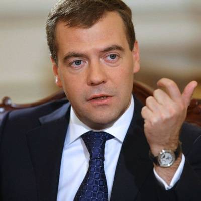 Медведев предложил ограничить доступ к сайтам, которые торгуют фейк-документами