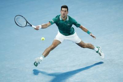 Джокович обыграл Зверева в четвертьфинале Australian Open
