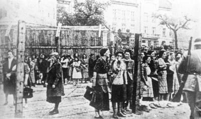 Спор о Холокосте. Как Польша ополчилась на Францию за "клевету"