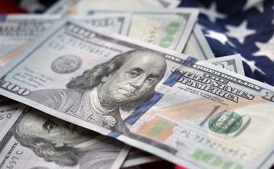 Курс доллара: геополитическая напряженность на заднем плане