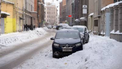 Автоэксперт объяснил, как безопасно завести автомобиль в морозы