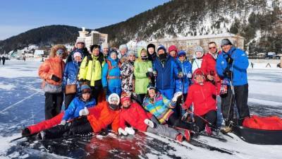 Победительница "Мастеров гостеприимства" организовала пенсионерам поход на Байкал