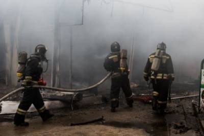 Крупный пожар на рынке в Волгограде полностью потушен