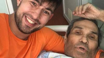 «Филигранная работа»: Сын Алибасова показал ногу продюсера после операции