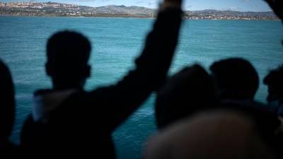 Судно Open Arms с мигрантами прибыло на Сицилию