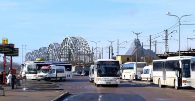 Инфицированный Covid-19 пассажир ехал на автобусе Вентспилс — Рига