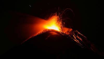 Новое извержение вулкана Этна зафиксировали на Сицилии