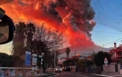 В Италии снова проснулся вулкан Этна