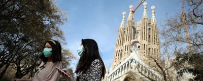 Испания планирует летом снять карантин и открыть границы для туристов