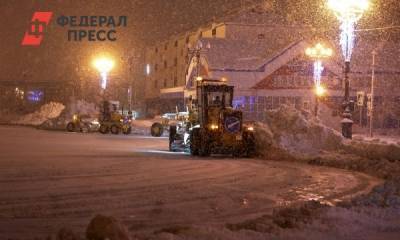 Отключения света, заметенные дороги, пропавший рабочий: Сахалин борется со снежным коллапсом