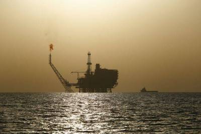 Цены на нефть слабо дорожают