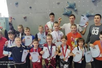 В Донецке провели первые за год соревнования по скалолазанию