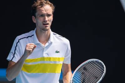 Медведев вышел в полуфинал Australian Open, обыграв Рублёва
