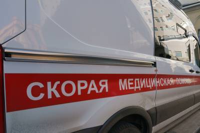 Мужчина вместе с сыном выпрыгнул из окна в Тверской области