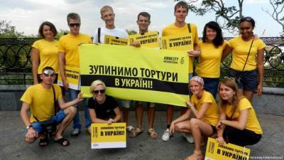 «Amnesty International»: на Донбассе солдаты ВСУ массово насилуют женщин и даже девочек