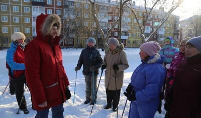В Перми прошли занятия по скандинавской ходьбе для старшего поколения