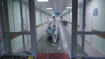 Коронавирусом в России заразились еще 12 828 человек