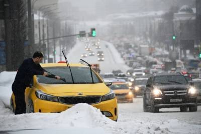 Агрегаторы ответили на претензии по повышению цен на такси в Москве