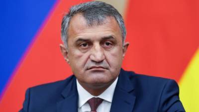Президент Южной Осетии посетил Москву