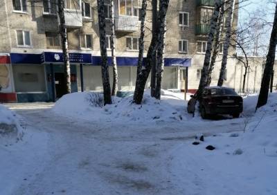 Дворы по улице Локомотивной наконец-то очистили от снега и наледи