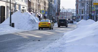 Сугробы в Москве после снегопада достигают 74 см