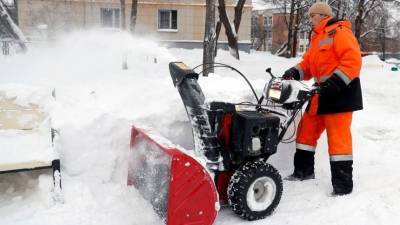 Автомобилисты засыпали жалобами на коммунальщиков после уборки снега