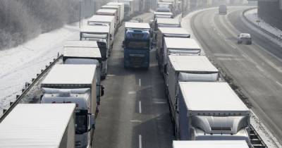 На Прикарпатье до сих пор действуют ограничения на движение грузового транспорта