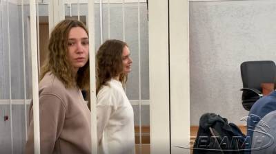 Прокурор запросила для журналисток Андреевой и Чульцовой по два года лишения свободы