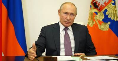 Путин: телеканалы на Украине "прихлопнули" росчерком пера