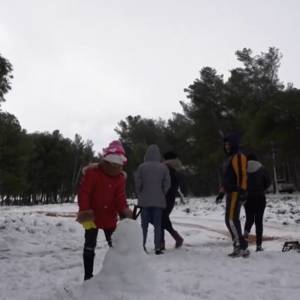 На северо-востоке Ливии впервые за 15 лет выпал снег. Видео