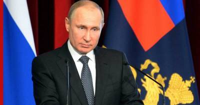 Путин поручил разобраться с защитой минимального дохода россиян от списания