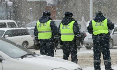 В Астрахани Госавтоинспекция просит водителей отказаться от личного транспорта из-за снегопада