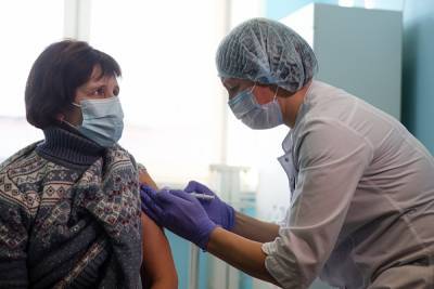 В Челябинской области более 4 тыс. работающих пенсионеров остаются на больничных
