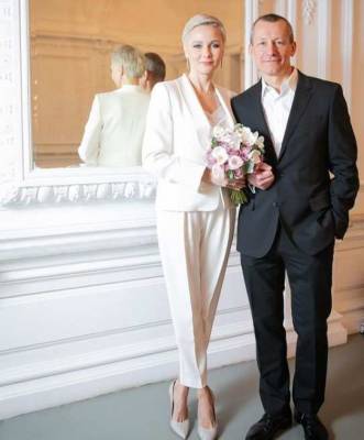 «Букет белоснежных гладиолусов»: Дарья Повереннова рассказала, как познакомилась с мужем-миллионером