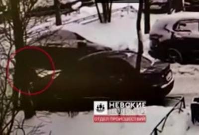 Петербуржца ударили ножом во время ссоры за парковочное место