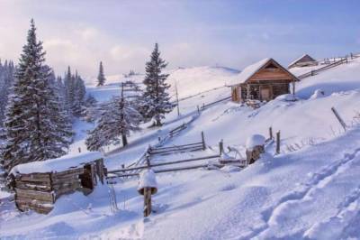 На Прикарпатье снегопады отрезали от мира два села